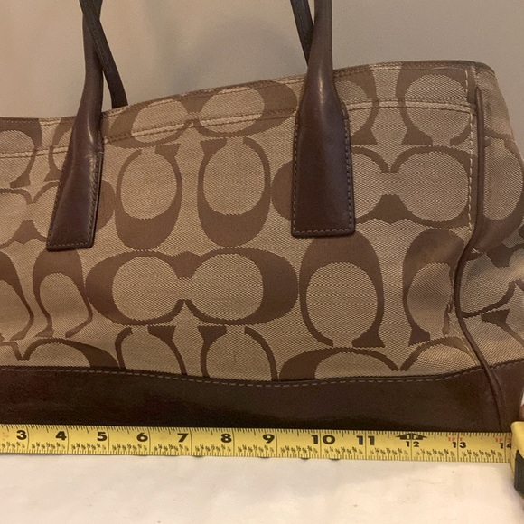 Coach Classic - Picture 9 of 11